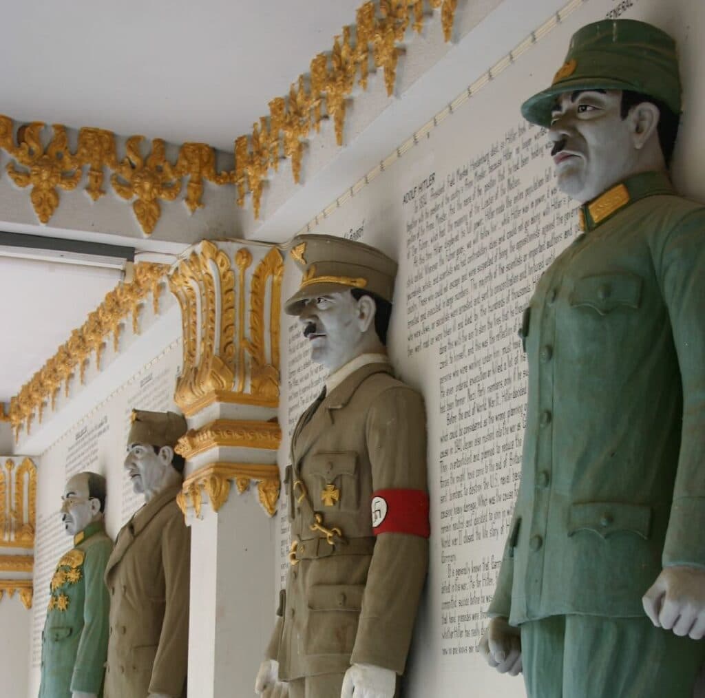 Statues of dictators