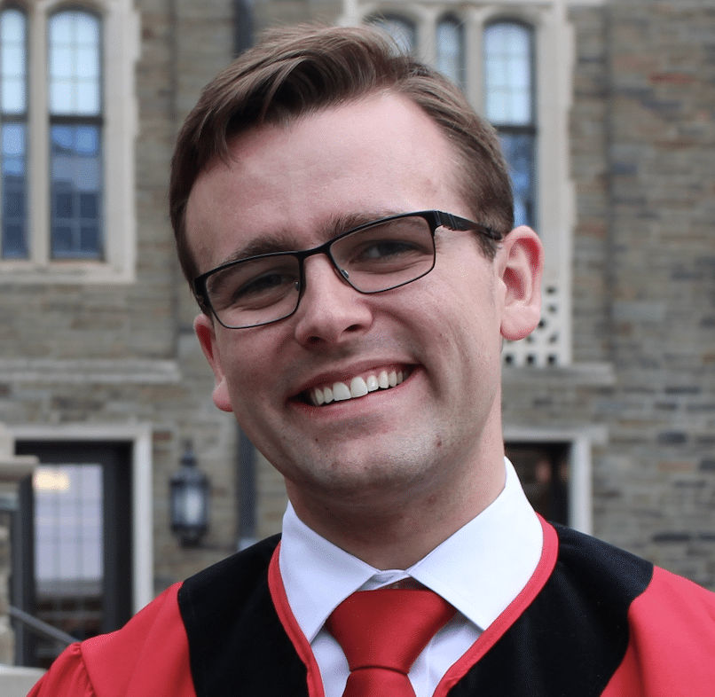 new headshot (small)